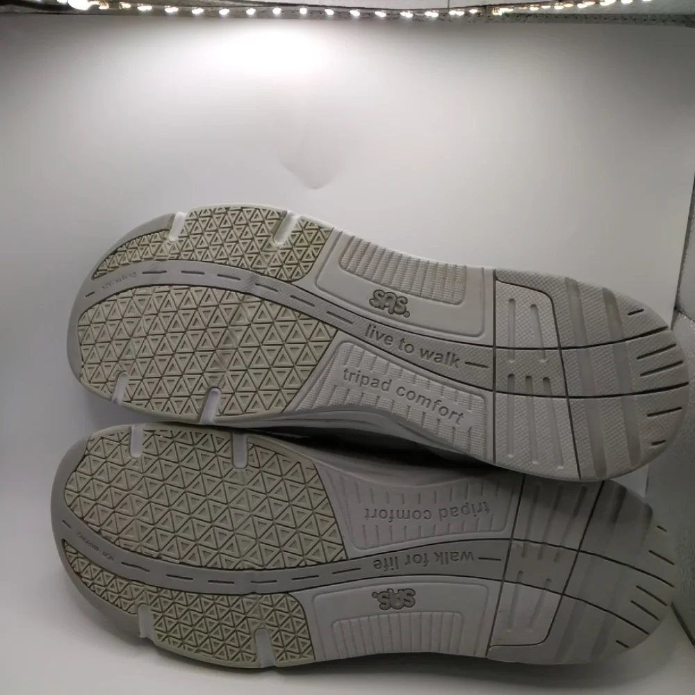 SAS lightweight sneakers